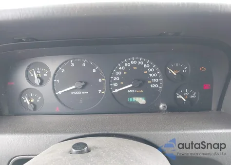 2002 Jeep Grand Cherokee Laredo z USA, uszkodzony, nr VIN 1J4GX48S62C233755